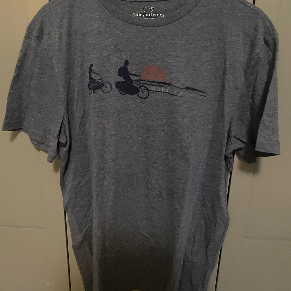 Vineyard Vines tee